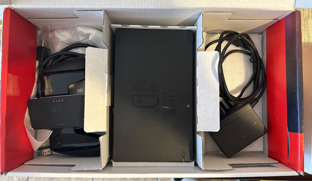 Nintendo Switch+ Joc Super Mario Odyssey