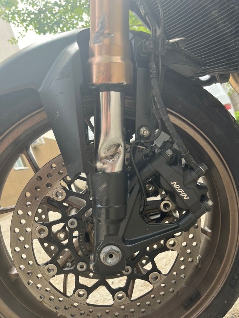 Honda CB 650 R 2021 avariata