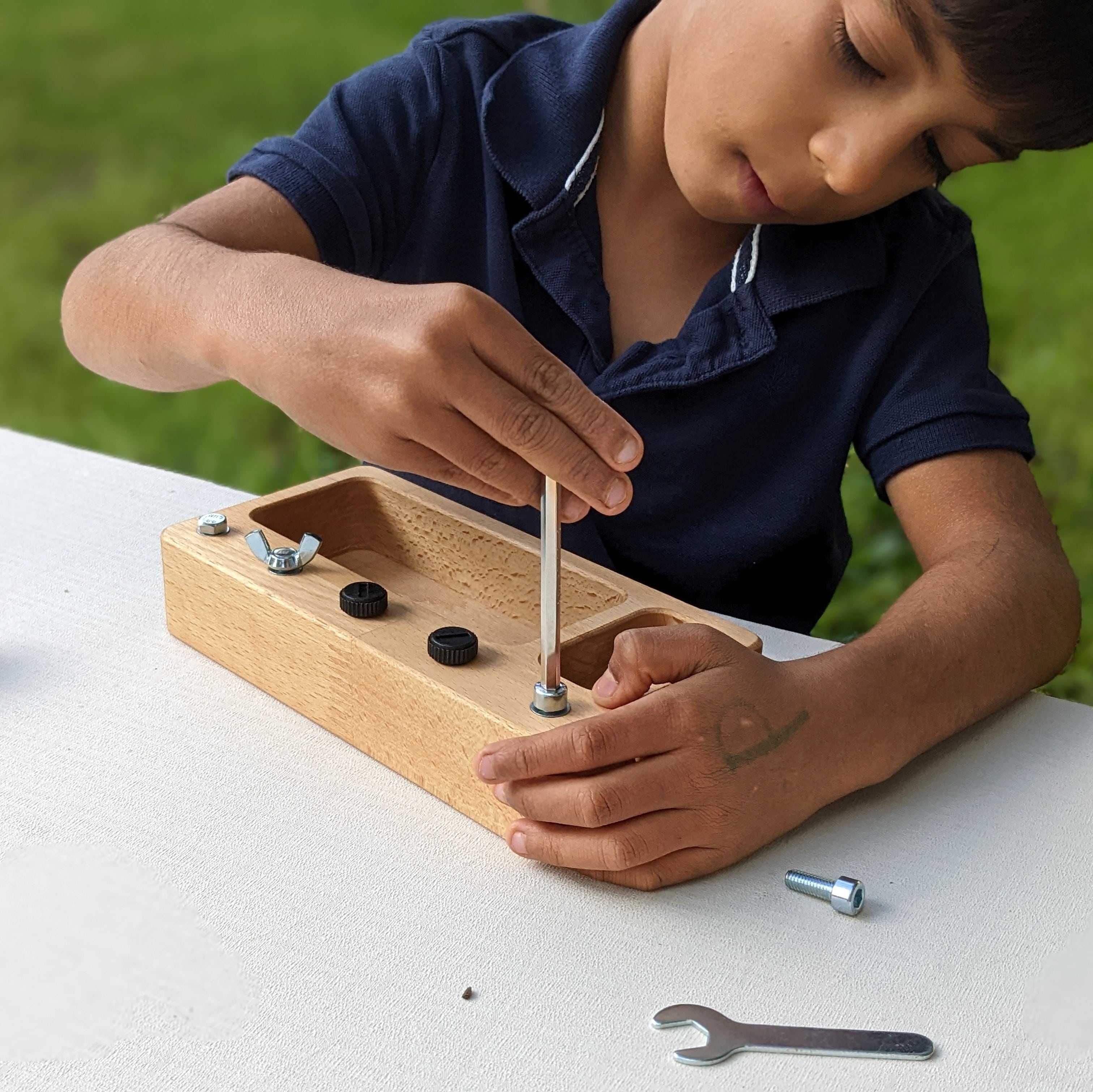 Placa Senzoriala pentru copii, Busy Board, tip Montessori, lemn masiv