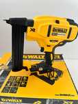 Pistol cuie Dewalt DCN681n