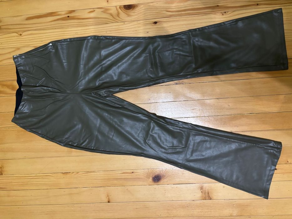 Кожени панталони размер М 15лв/бр.