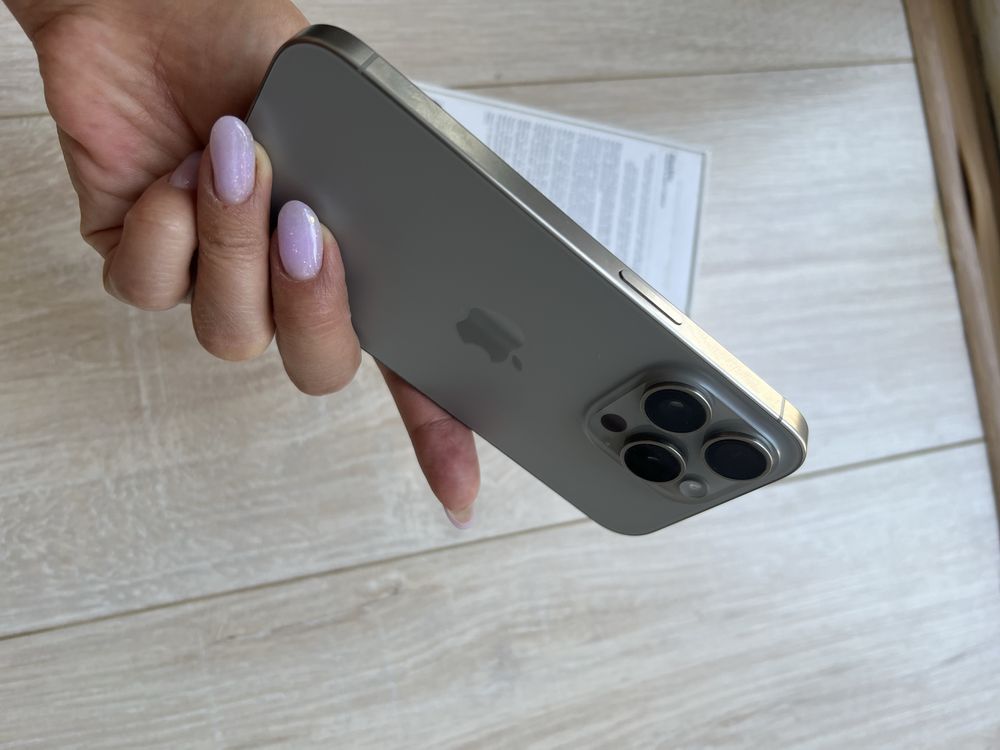 Iphone 15 Pro (128 GB)пользовались пару месяцев