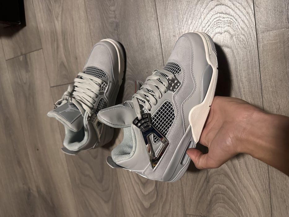 Jordan 4 Frozen