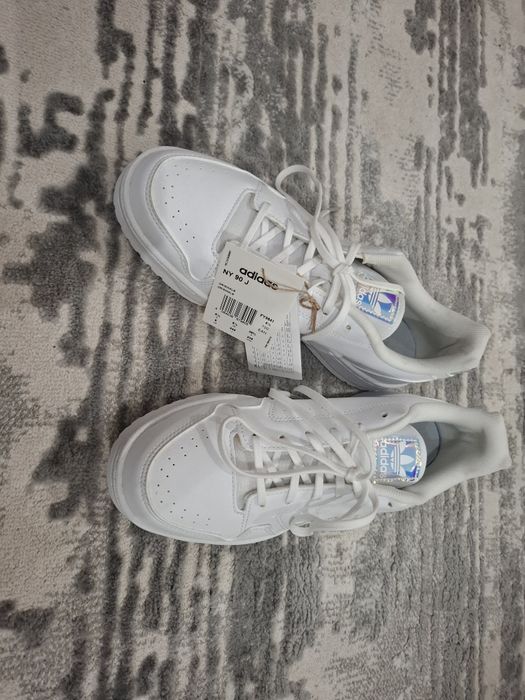 Маратонки на  Адидас- номер 38,5