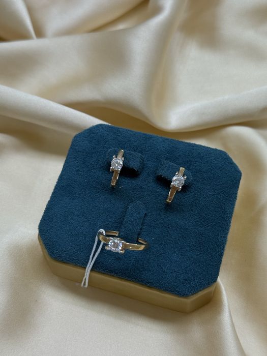 Золотой комплект с фианитами