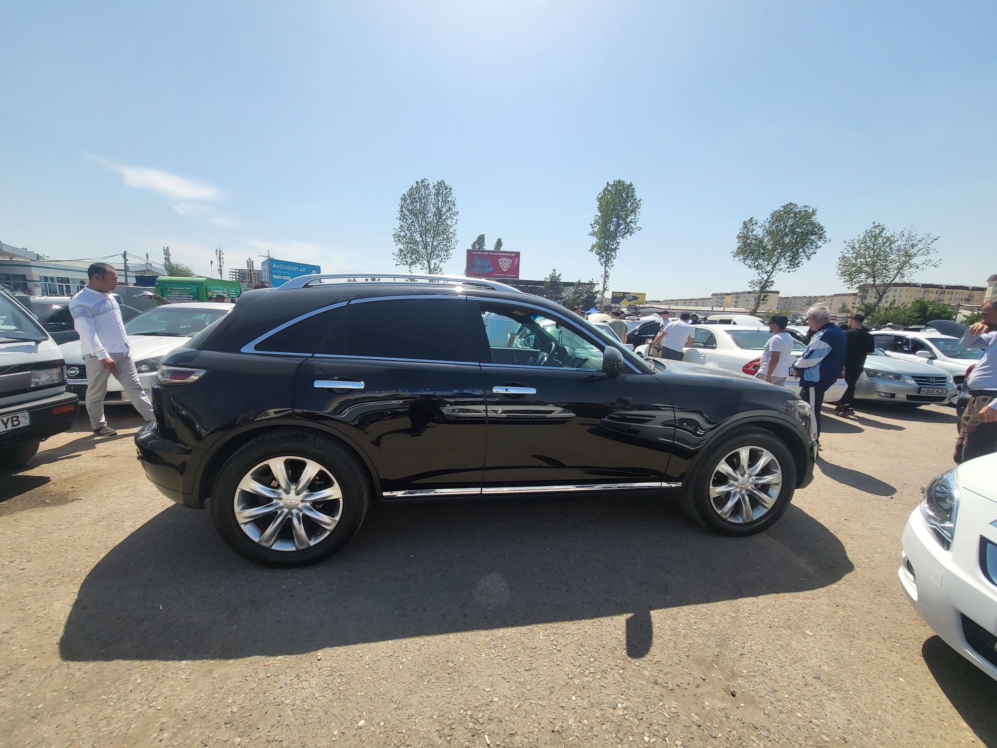 INFINITI FX35 sotiladi