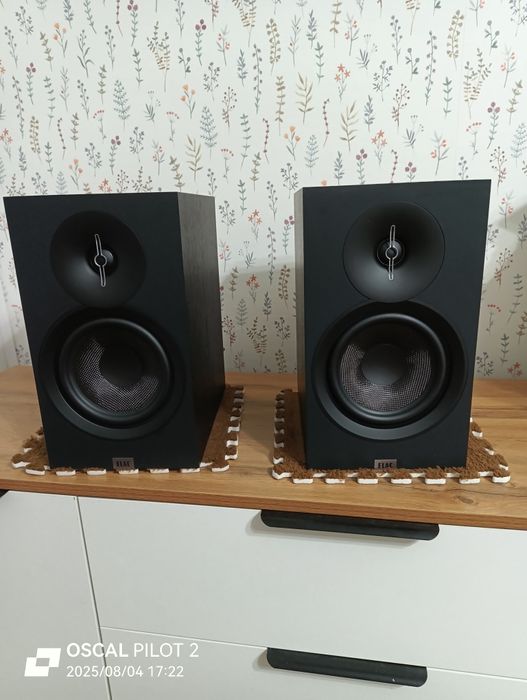 ELAC Debut 6.3 в отличном состоянии