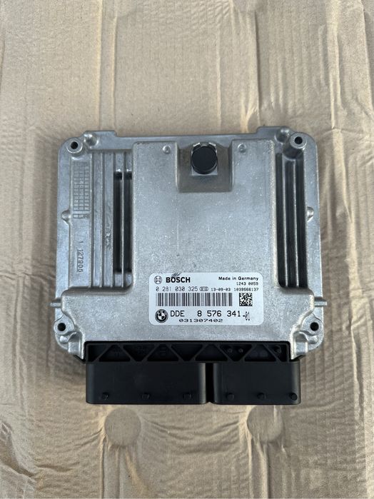 Calculator motor / Ecu motor BMW Seria 1 2 3 4 : 8576341