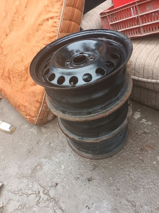 Jenti pe 15 si pe 16 pret 250ron perechea