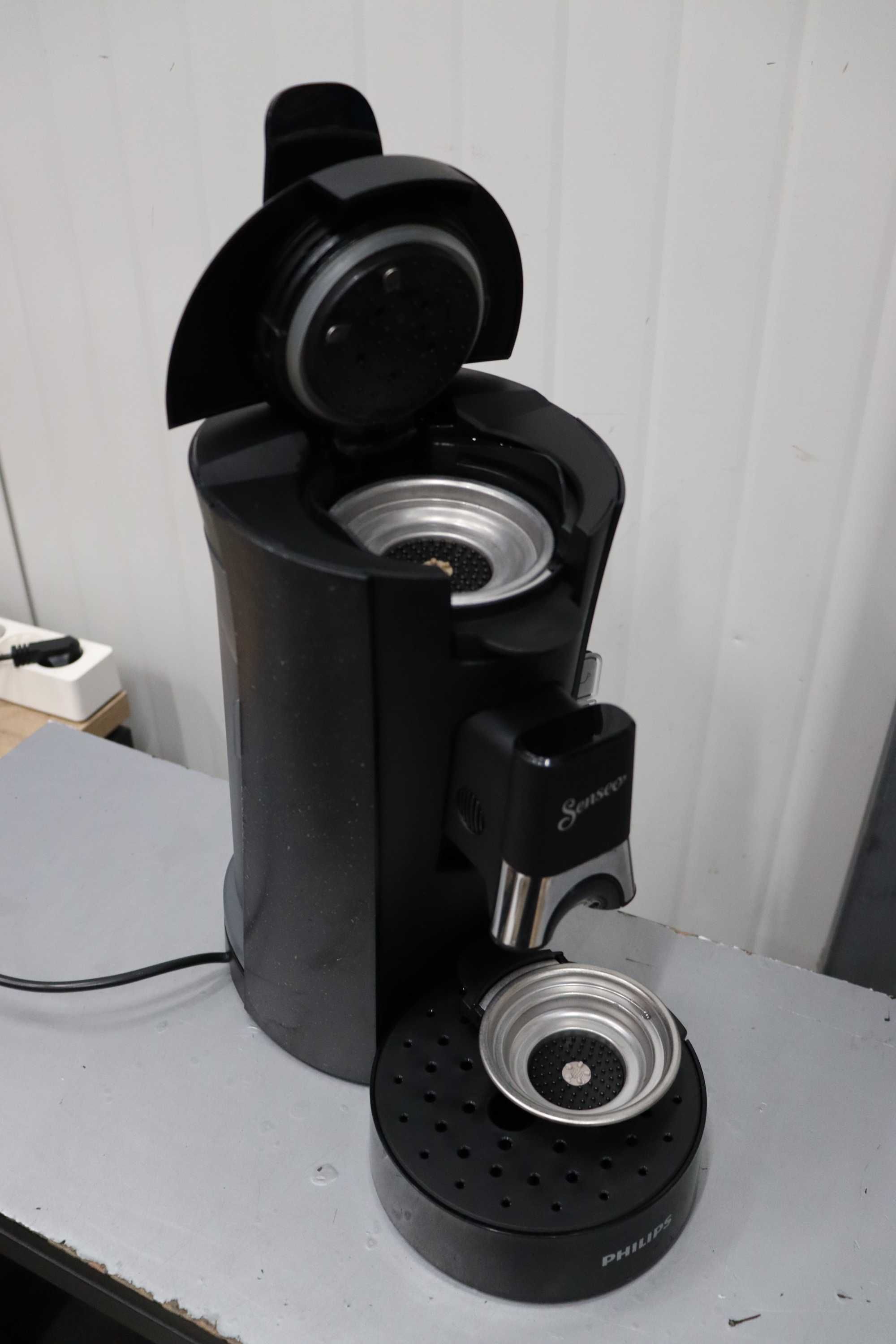Philips Senseo CSA240/21 кафемашина с хартиени падове, лек дефект