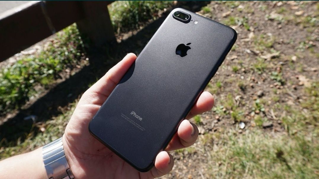 IPhone 7+ plus..