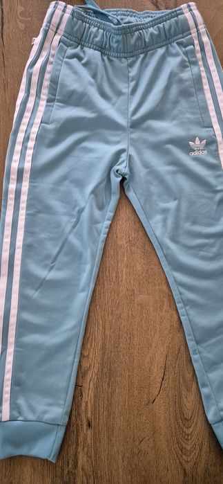 Анцунг Adidas ръст 122см.