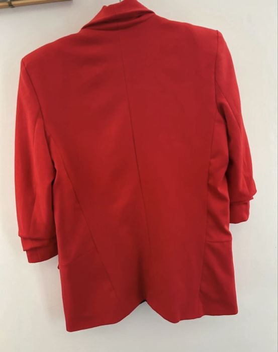 Sacou roșu nou fară eticheta