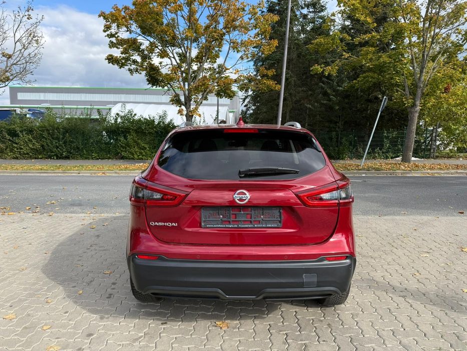 Nisan Qashqai N-Connecta 2017-130000 km Panoramic