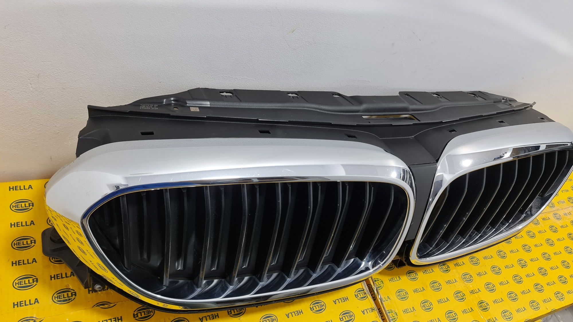 Grila masca radiator hota trager clapete active far bara BMW 5 g30 g31