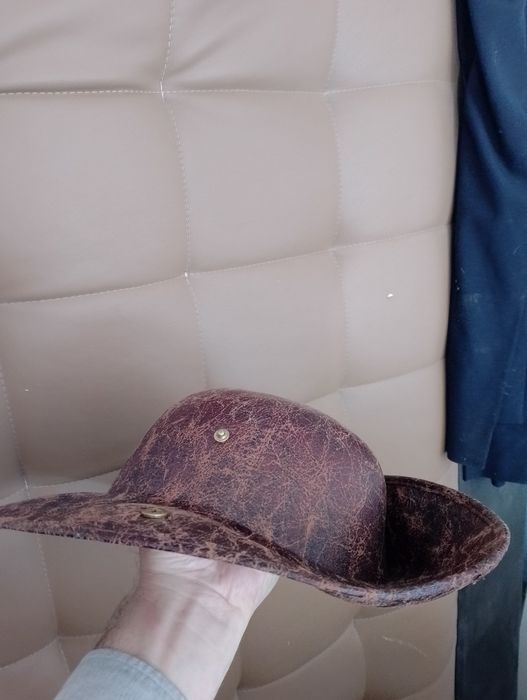 Palarie gen pirat cu borul larg