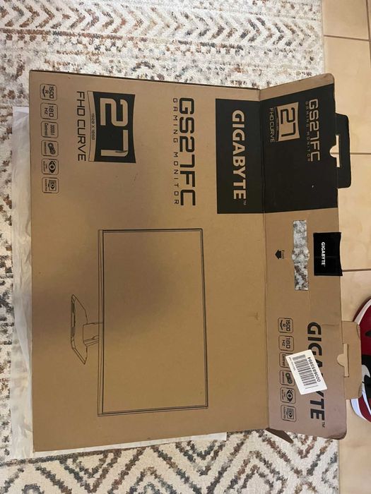 Monitor Curbat GIGABYTE GS27FC, 27", Full Hd, VA, 1 ms, 180 Hz, HDR