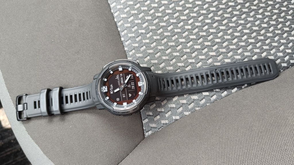 Garmin instinct crossover solar