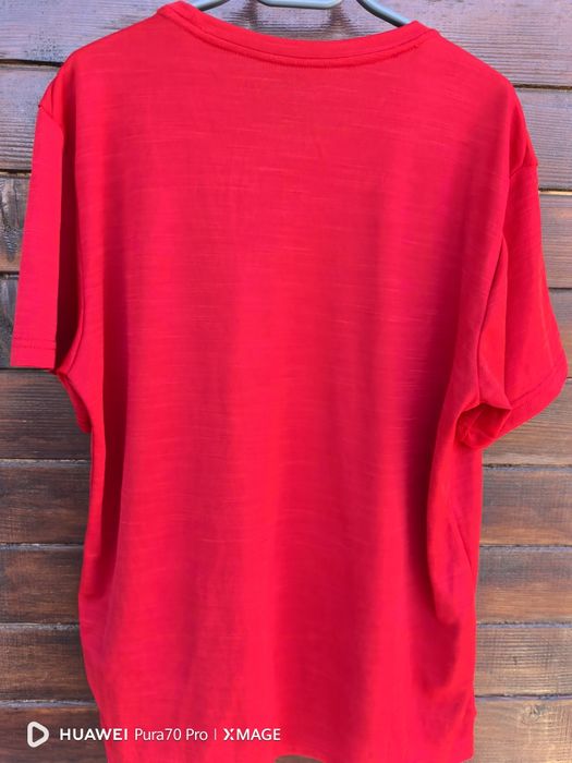 Страхотна мъжка тениска на nike M размер червена