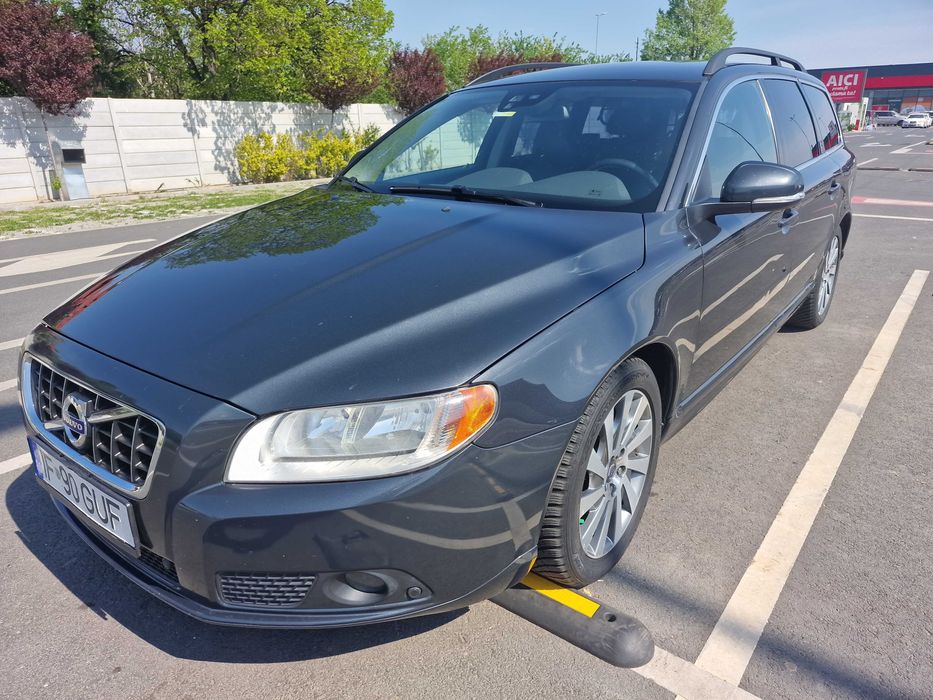 VOLVO V70 2013 1.6 avariat laterala dreapta spate