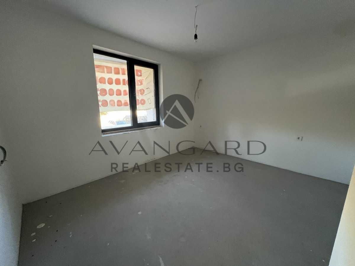 Продава се Тристаен апартамент в Пловдив, Кършияка - 113 кв.м за 1700 €/кв.м - Снимка #2