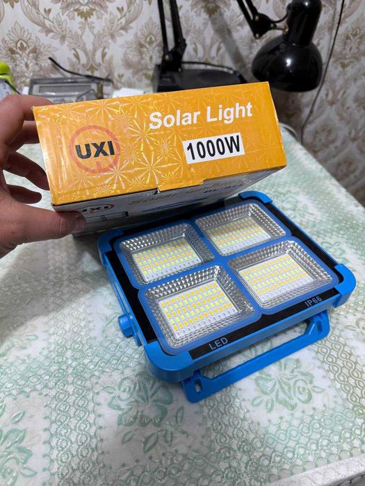 Солнечный светильник-прожектор BL-911  с пультом и солнечной панелью