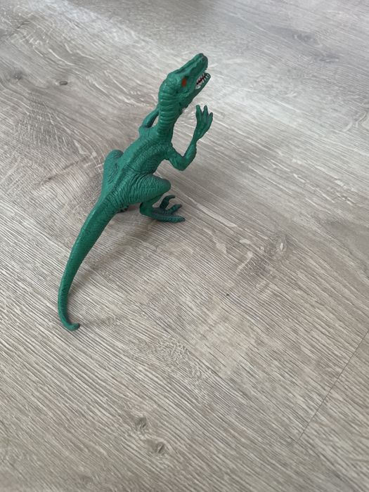 Dinozaur de jucarie