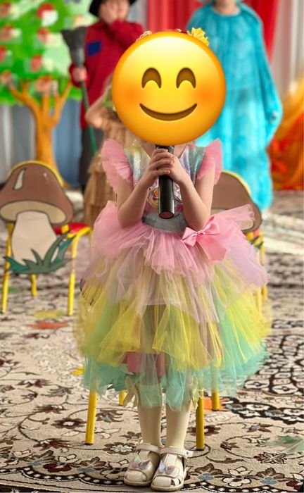 Продам платье на девочку 4-5 лет