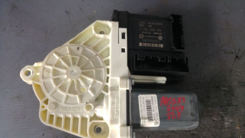 Motoras macara stanga fata vw passat b6 3c 1k0959701q