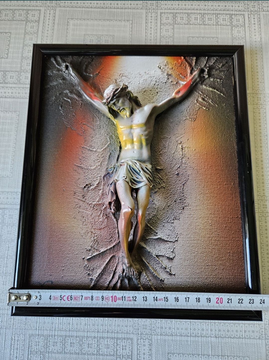 Crucifix inedit(Iisus aplicat pe panza pictata)