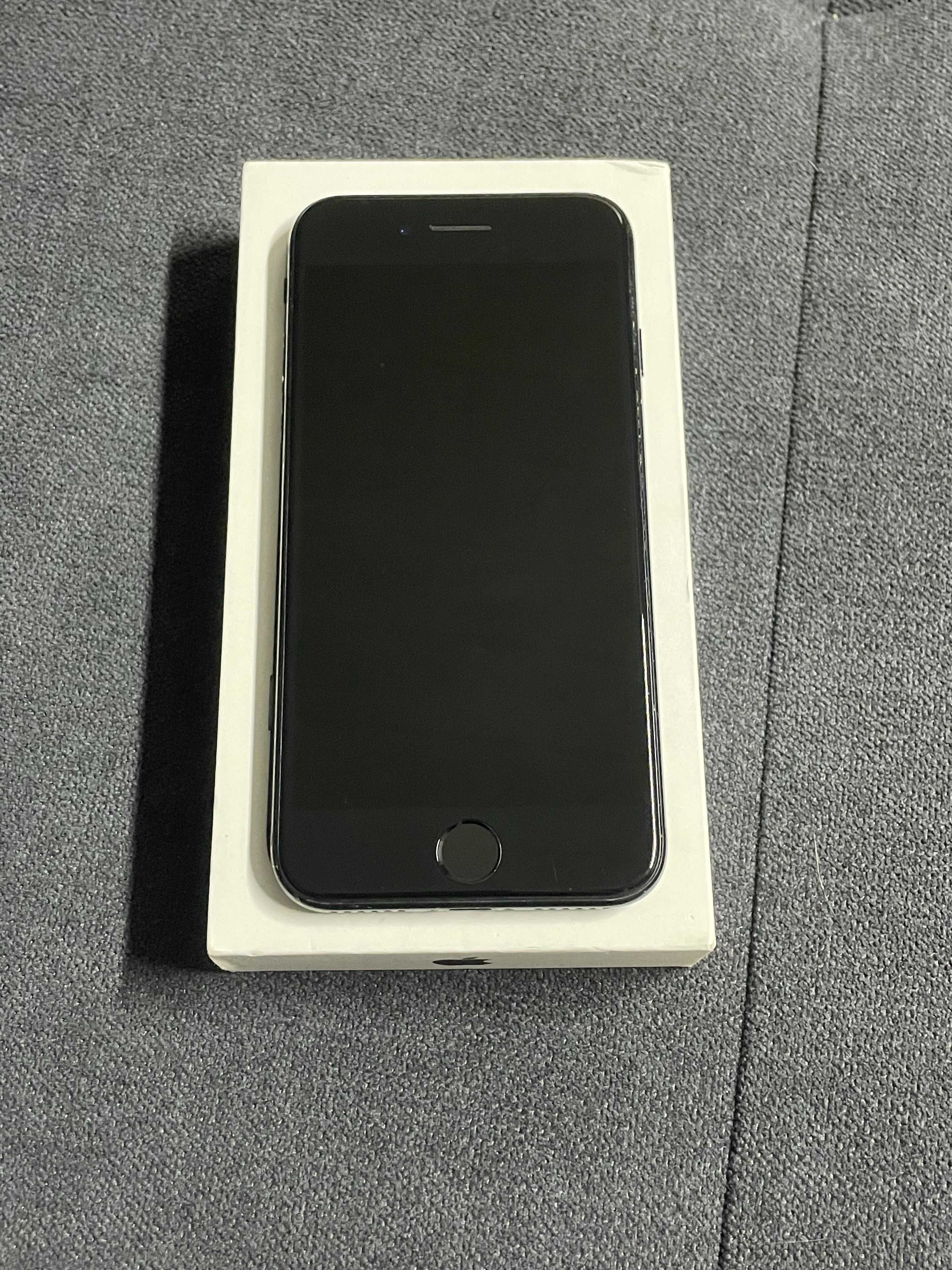 iPhone SE 2020 Пълен Комплект