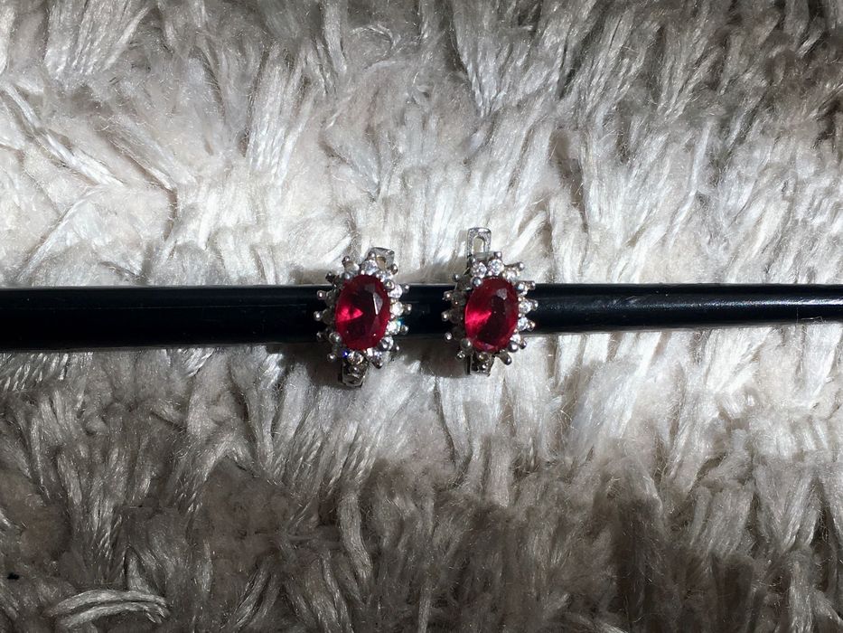 Обеци от сребро с цирконии