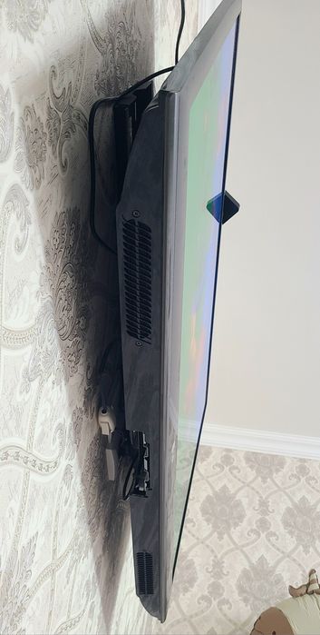 LG ariginal 43. Bez smart.