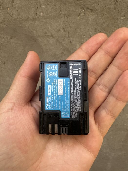 Canon mark 4 kamera baterikasi sotiladi . 1 oy ishlatilgan yangi .