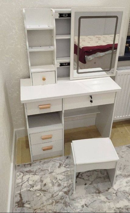 Стол для макияжа. Makiyaj uchun stol