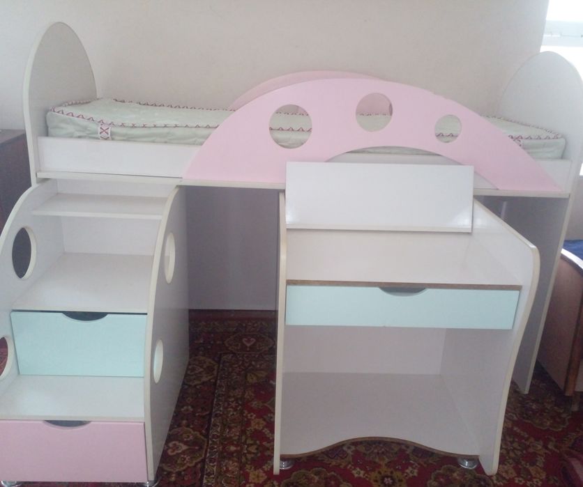 Детское мебель с партой