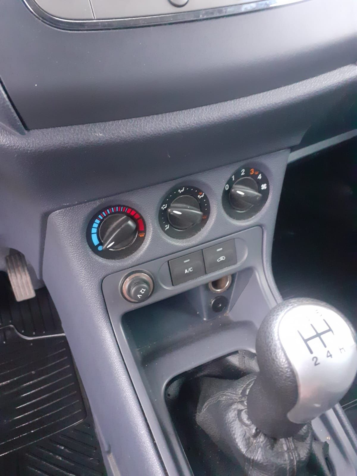 Vând Ford connect 2012 motor 1.8