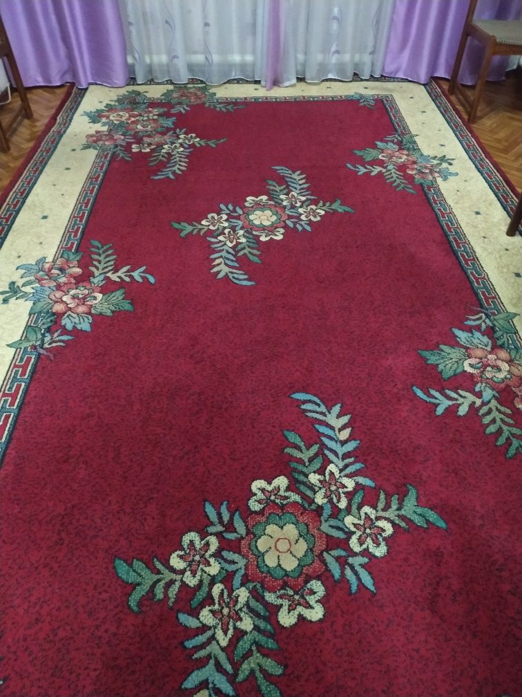 Ковры 2х3 и 2,5 х 5 м б/у