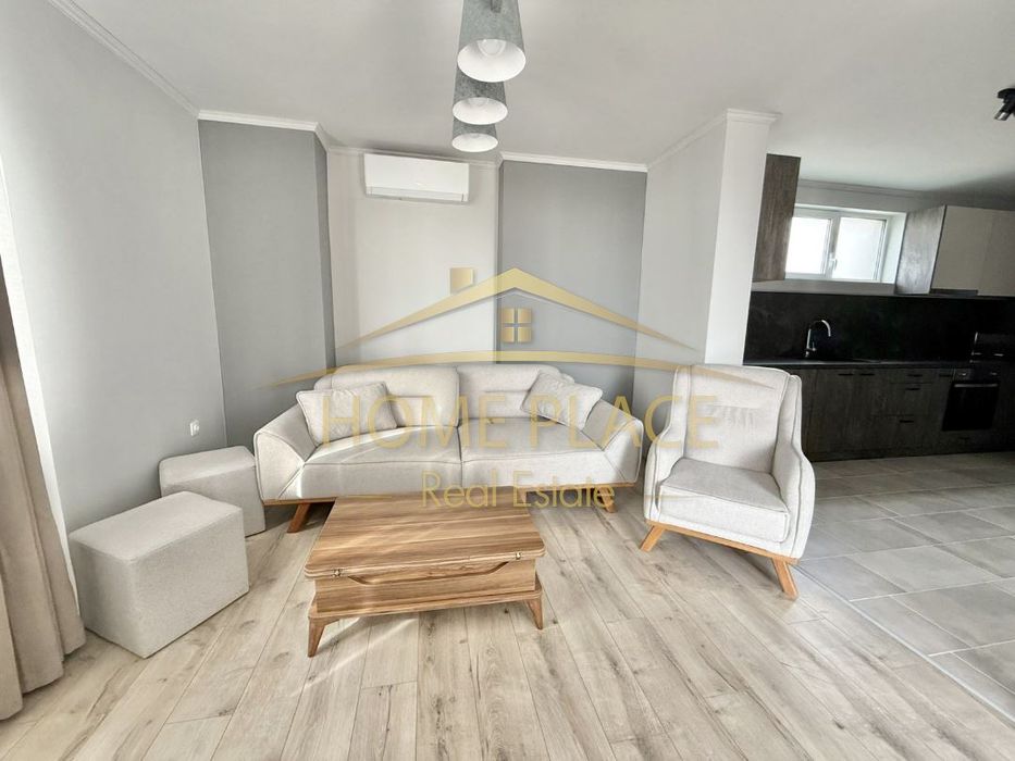 Тристаен етаж от къща в кв.Виница