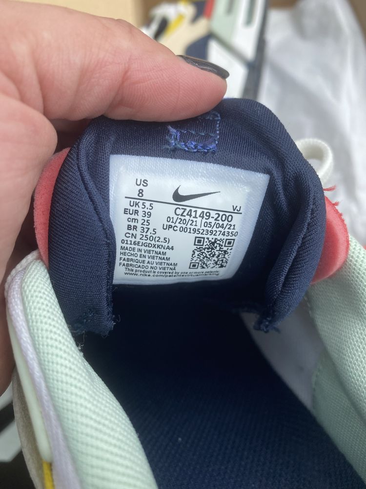 Маратонки Nike Air Max Furyosa./39 номер /