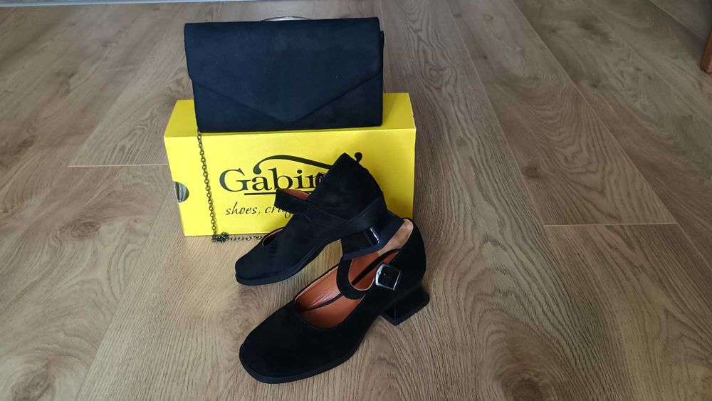 Обувки естествен велур номер 36