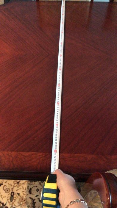 Продаётся стол со стульями из красного дерева