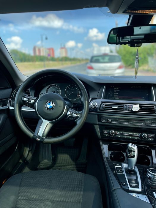 BMW Seria 5 Touring F11 - Eleganță, Putere și Spațiu