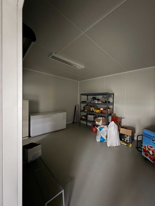 напълно оборудван цех за сладолед + два апартамента 359 кв.м