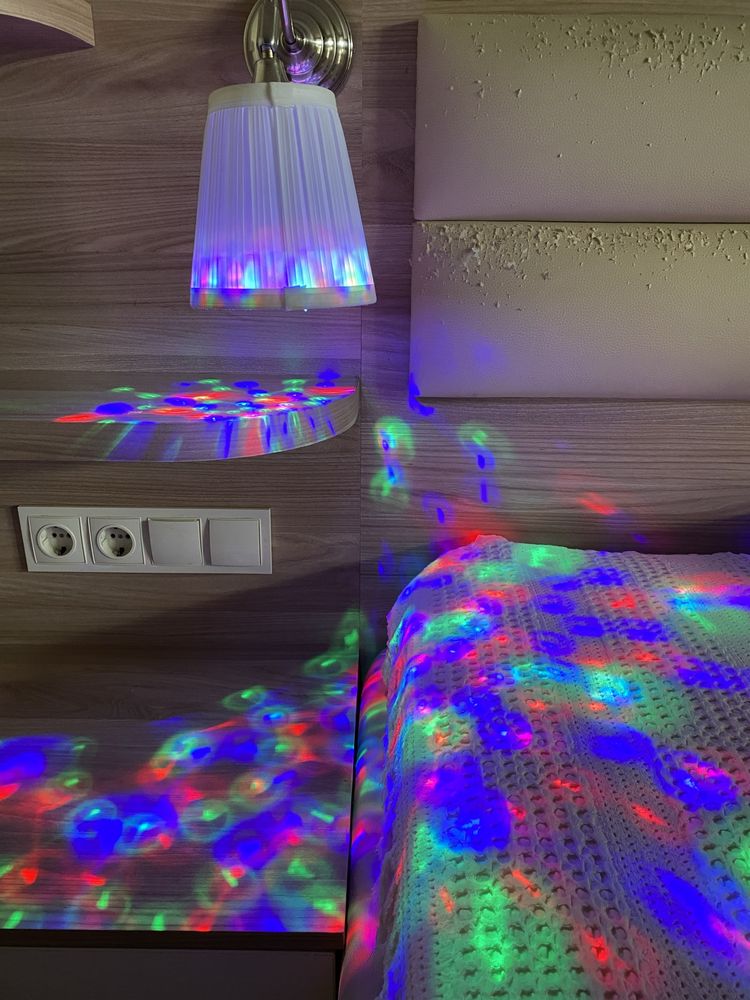 LED парти лампа.