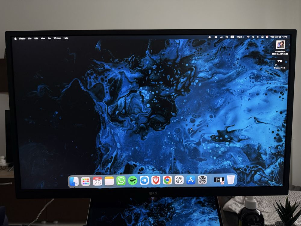 Monitor LG 27UL550P W 27 inches 4K UHD IPS Pe Garantie 2 ani