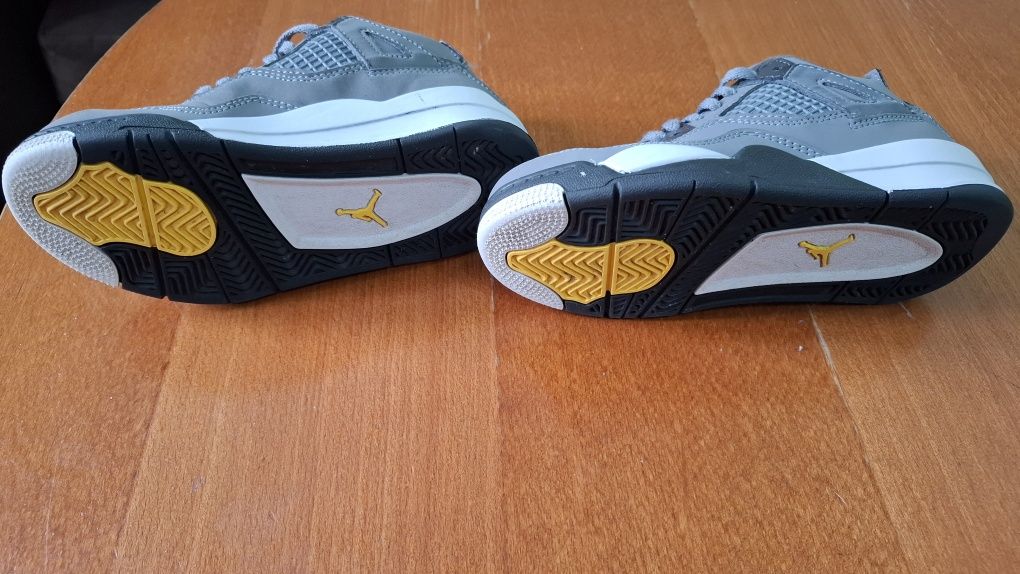 Детски маратонки - Jordan 4 retro cool grey