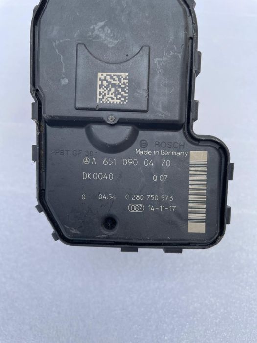 Clapetă accelerație originală Mercedes-Benz – Cod A6510900470 – Nouă