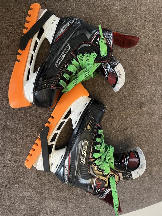 Коньки хоккейные