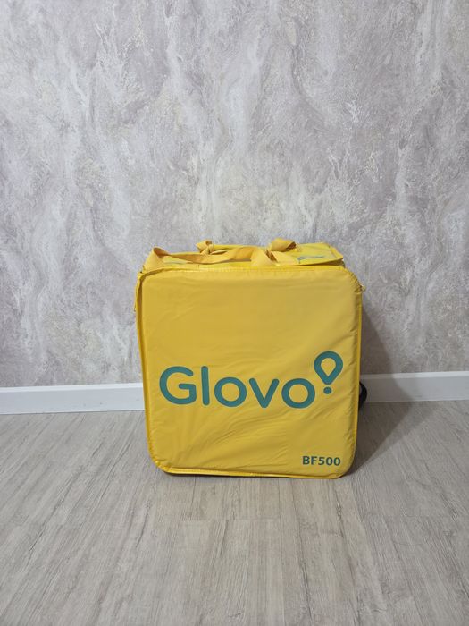 Новая термо сумка глово. В отличном новом состоянии)